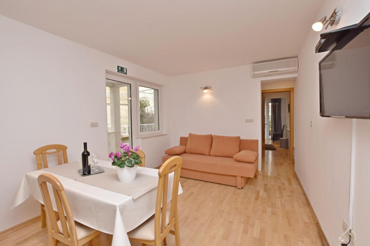 Apartment Mate Омиш Экстерьер фото